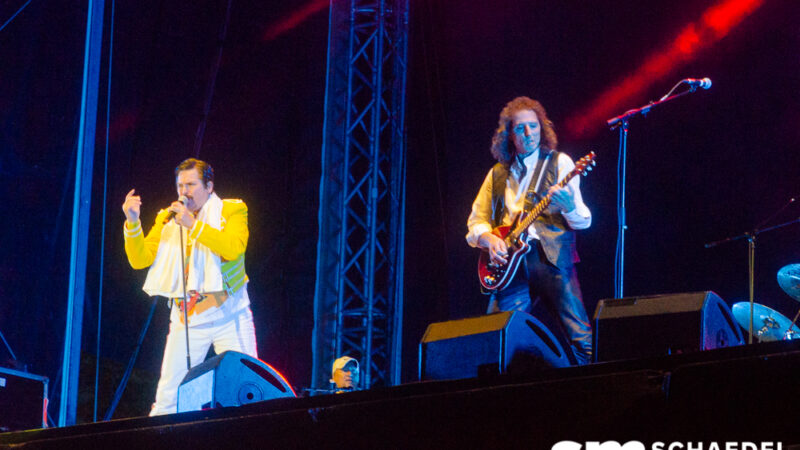 Galerie: God Save the Queen – Queen Revival Band @Strandkorb Open-Air Bostalsee